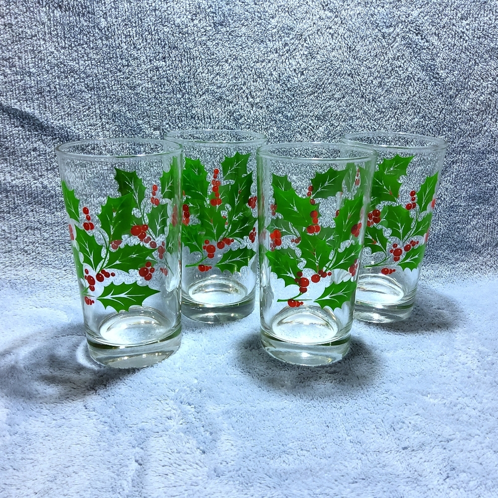 Vintage 1980's Lot of 4 Indiana Glass Holly & Berries Christmas Holiday Tumblers